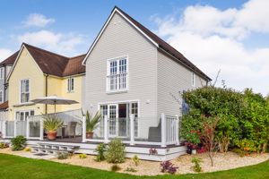 External rear deck- click for photo gallery